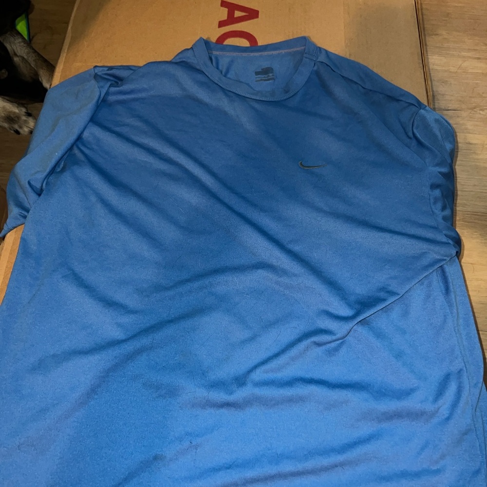 Nike Men's Blue Shirt